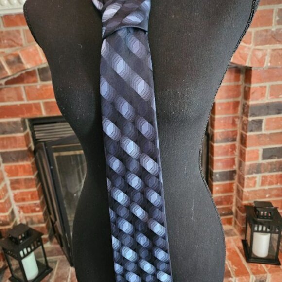 Set of 5 Ties. Includes Christmas, Winnie the Pooh, Tabasco, & more. See pics. - Picture 6 of 11